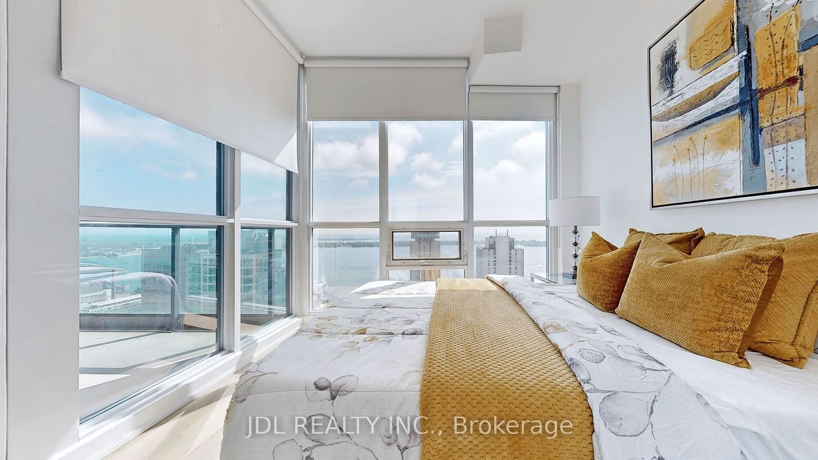 16 Harbour St, unit 3809 for sale