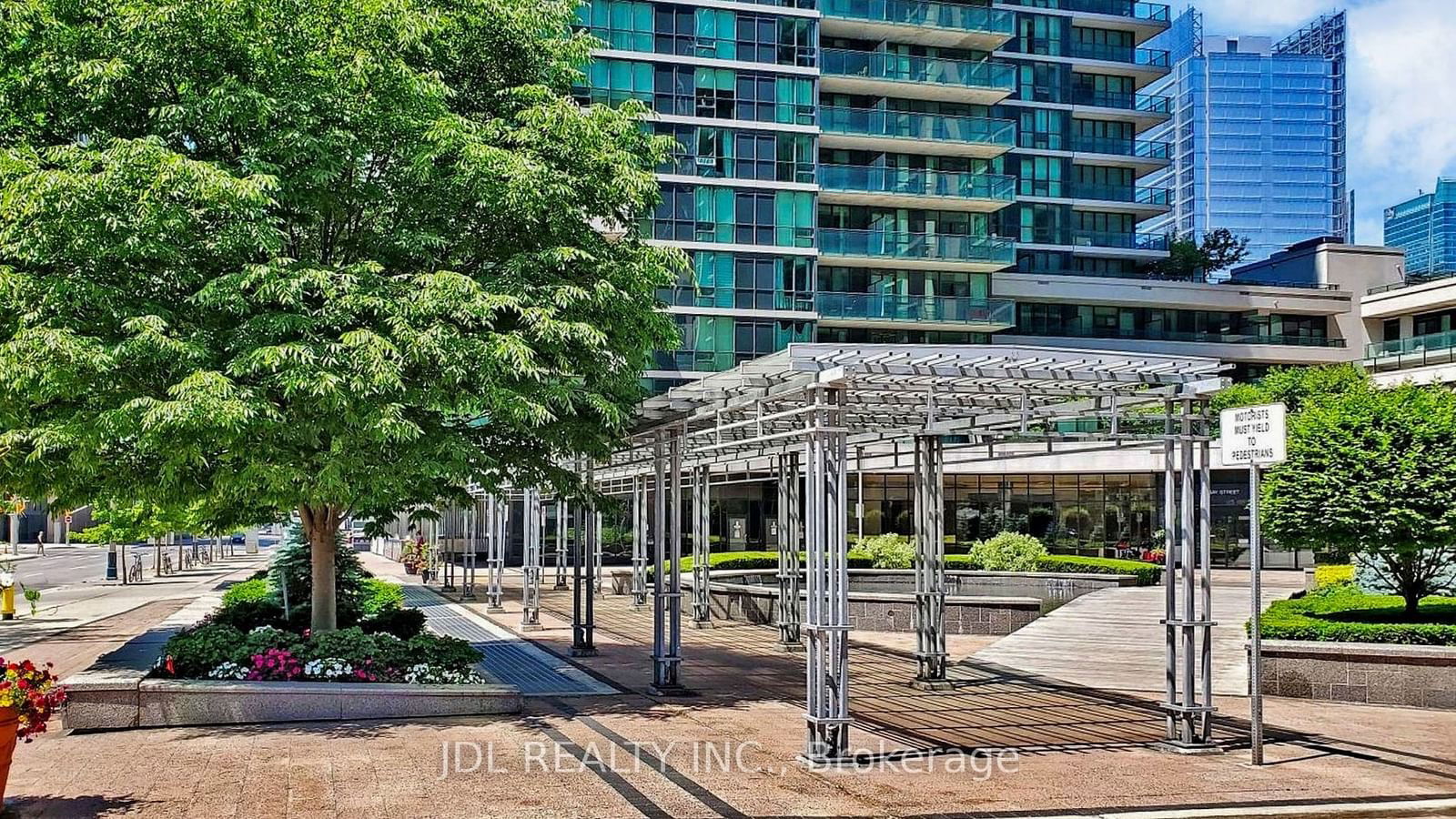 16 Harbour St, unit 3809 for sale