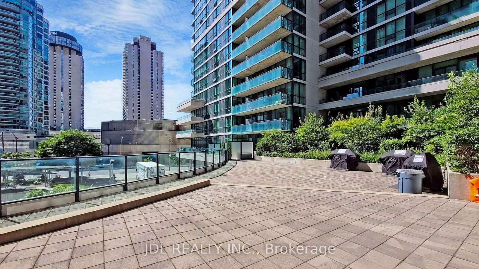 16 Harbour St, unit 3809 for sale