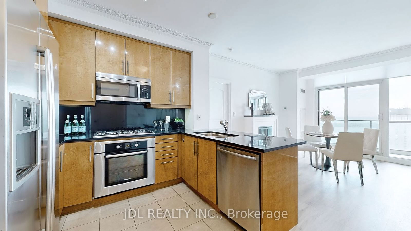 16 Harbour St, unit 3809 for sale