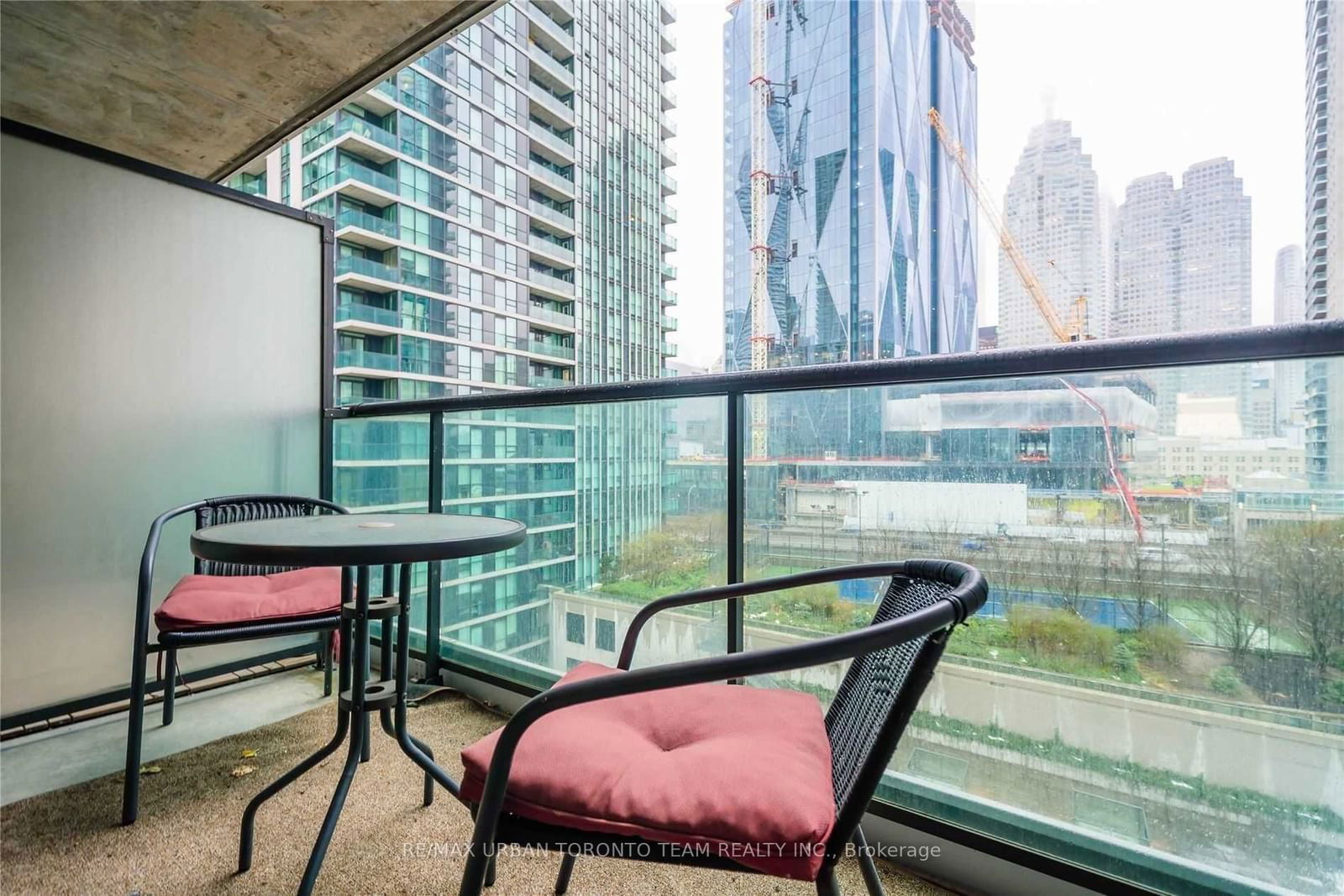 12 Yonge St, unit 901 for rent