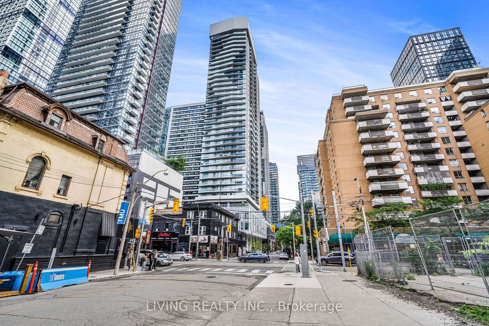 77 Mutual St, unit 1701 for sale