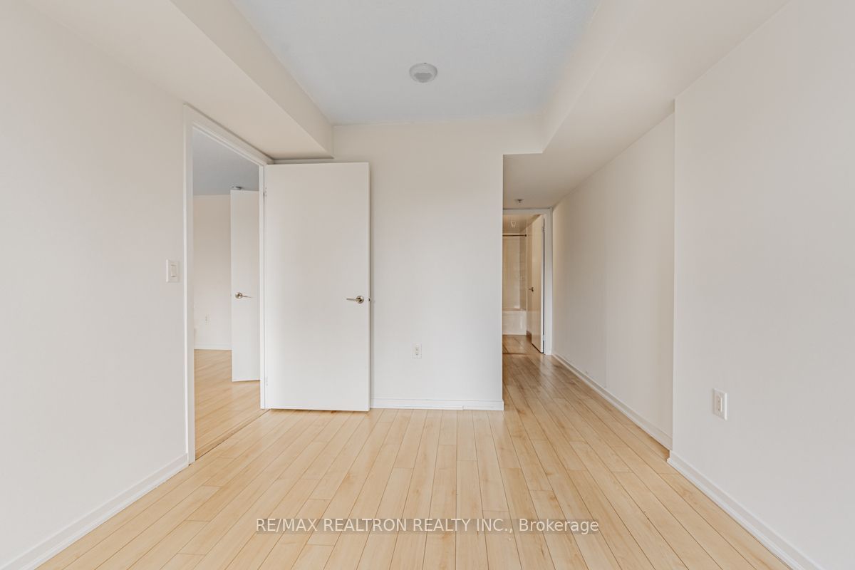 36 Lisgar St W, unit 223W for rent