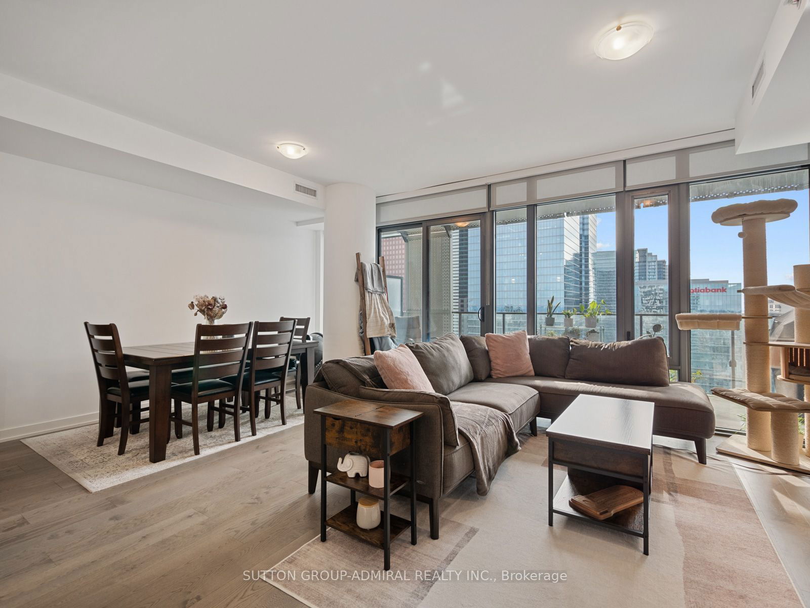 20 Lombard St, unit 4104 for sale