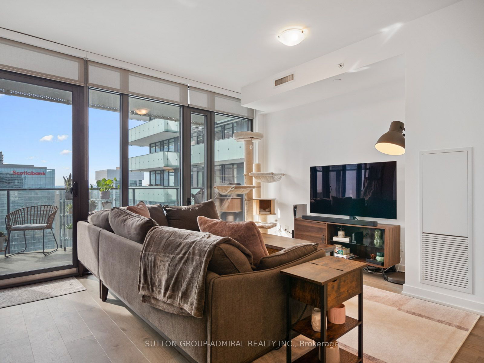 20 Lombard St, unit 4104 for sale