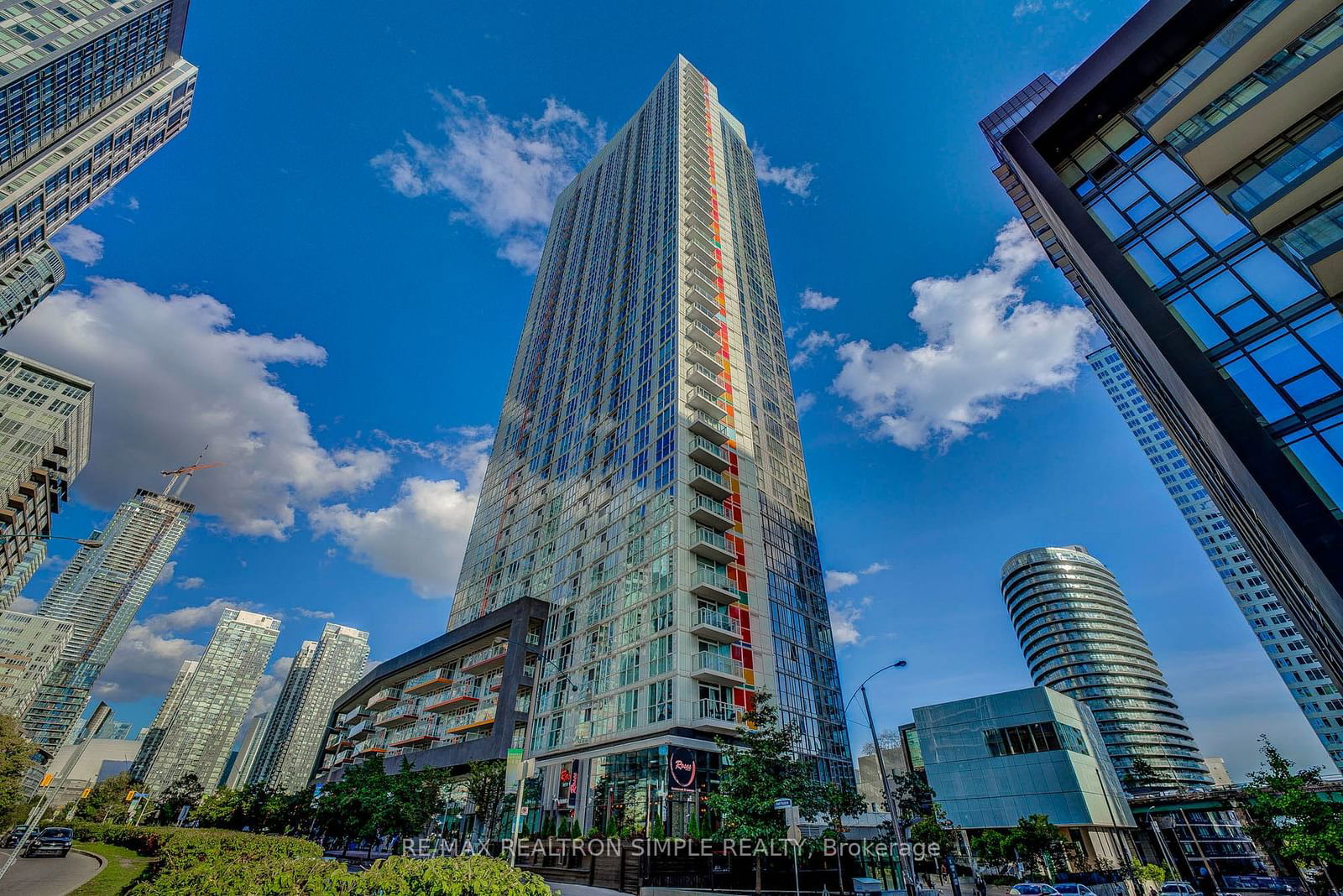 85 Queen's Wharf Rd, unit 802 for sale