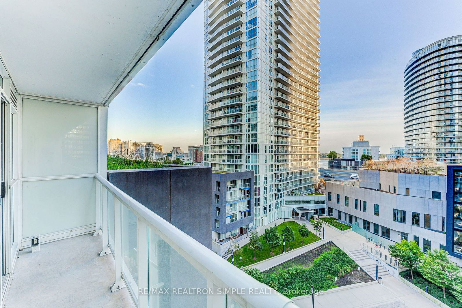 85 Queen's Wharf Rd, unit 802 for sale