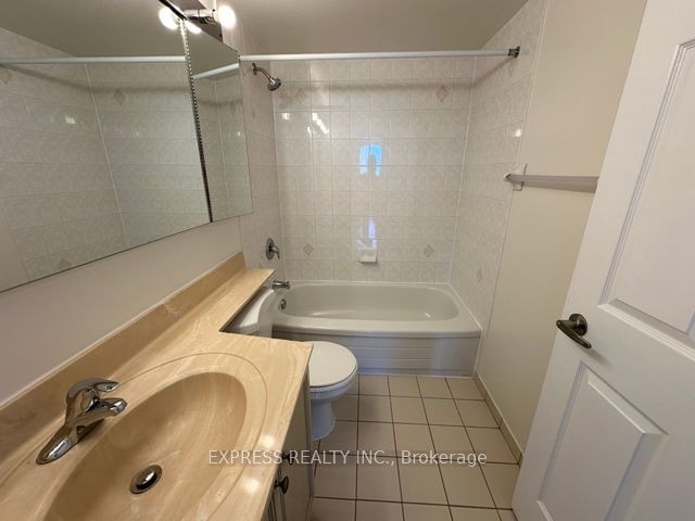 39 Pemberton Ave, unit Lph07 for rent