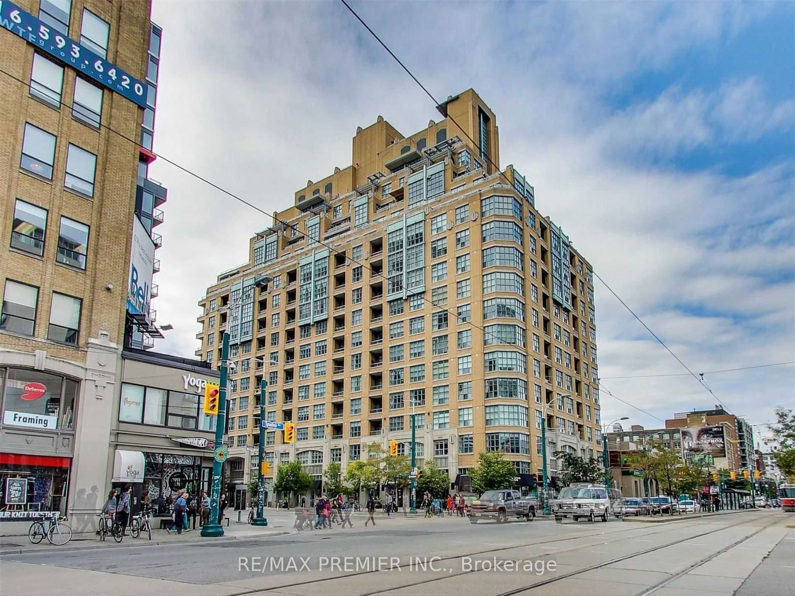 438 Richmond St W, unit 719 for rent