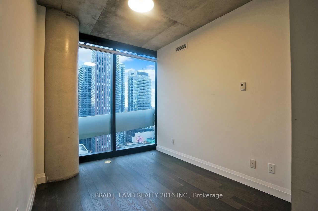 224 King St W, unit 2207 for rent