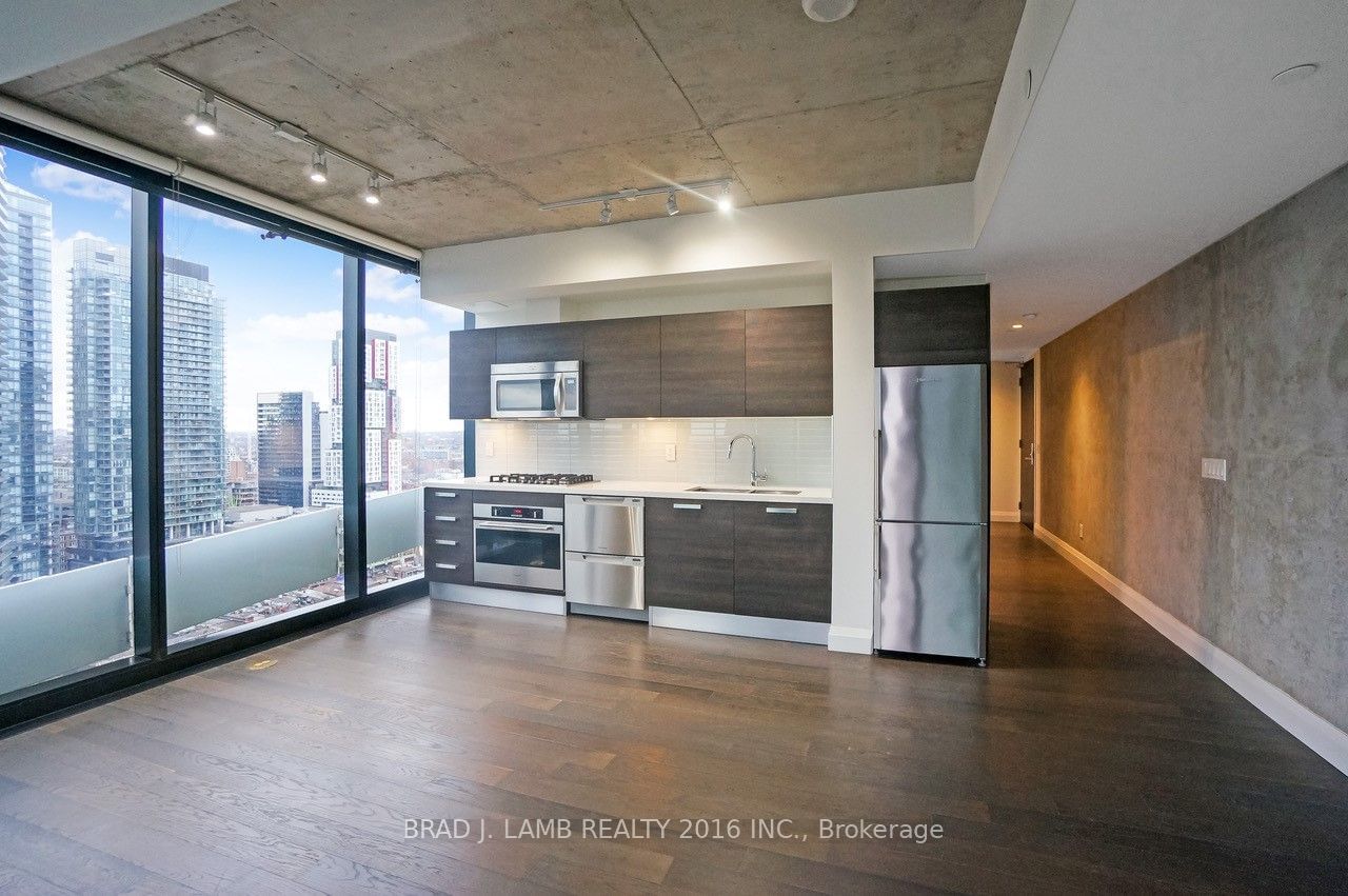 224 King St W, unit 2207 for rent