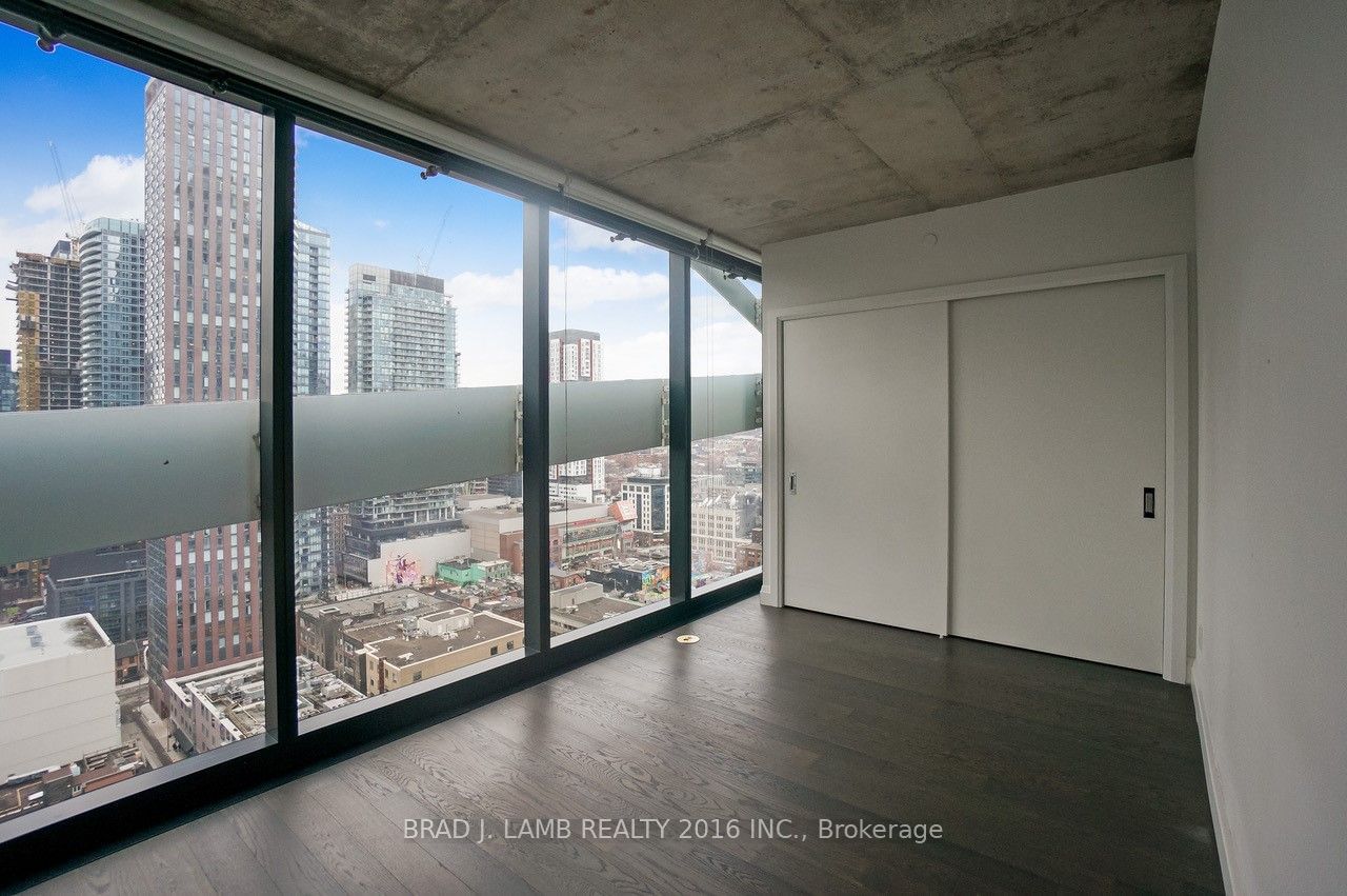 224 King St W, unit 2207 for rent