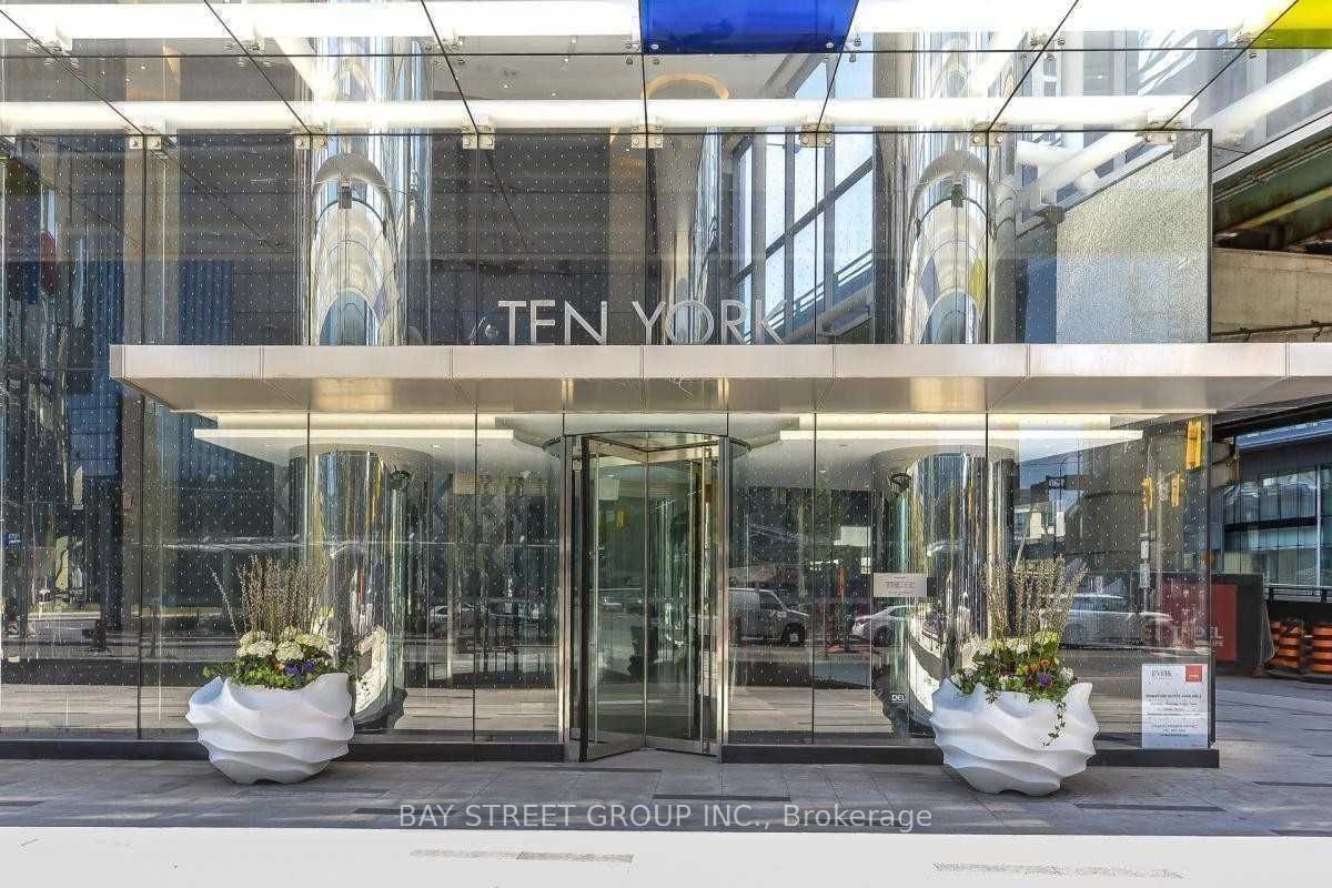 10 York St, unit 5802 for rent