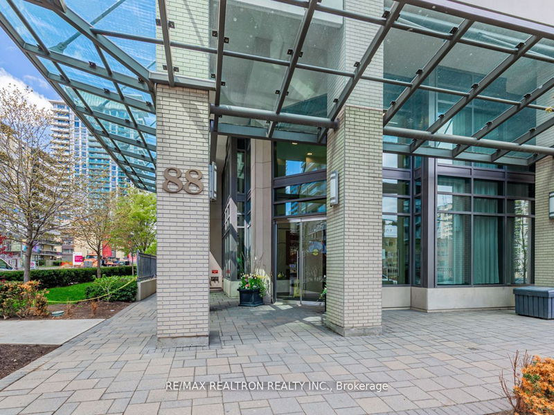 88 Broadway Ave, unit 404 for rent