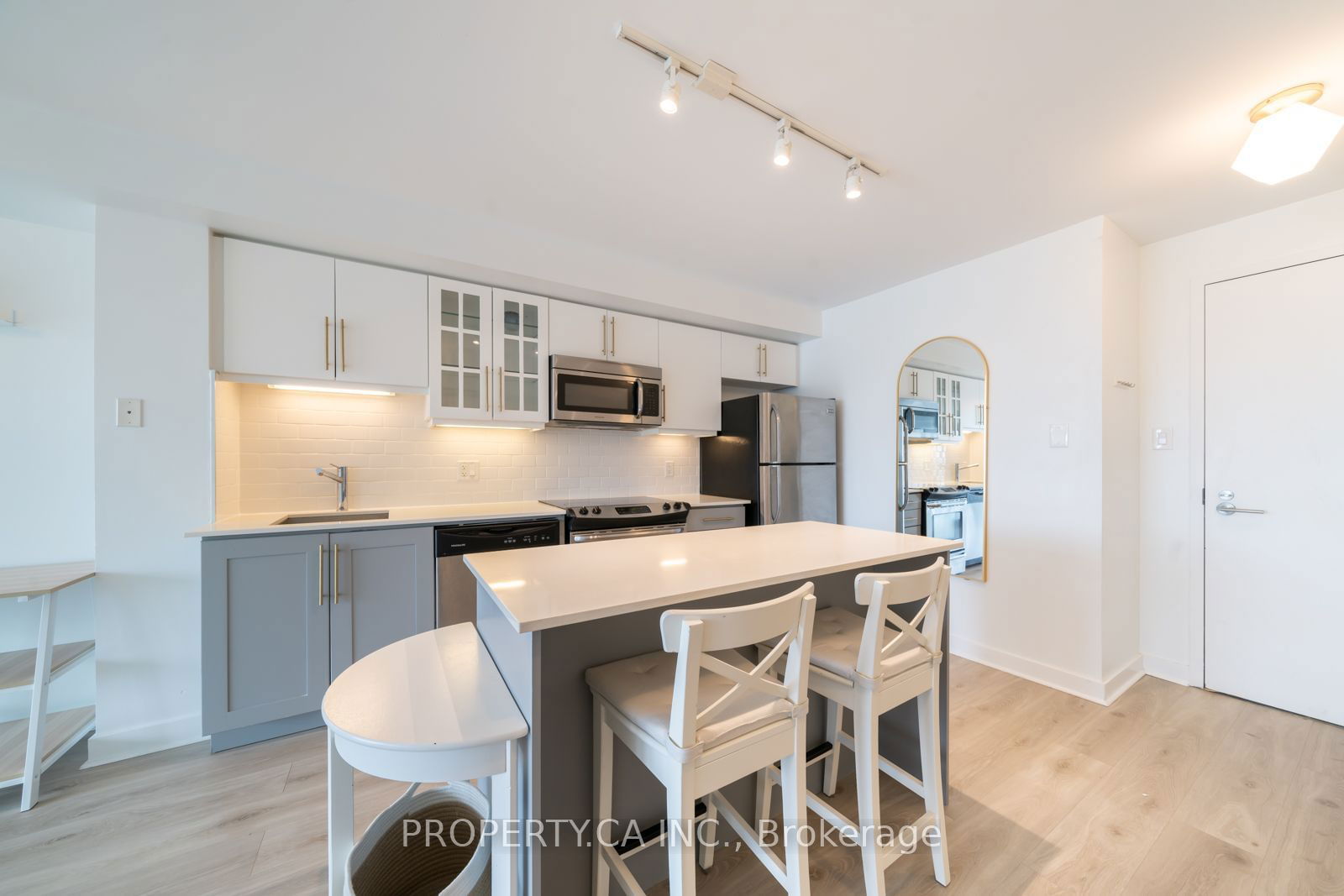 1171 Queen St W, unit 512 for rent