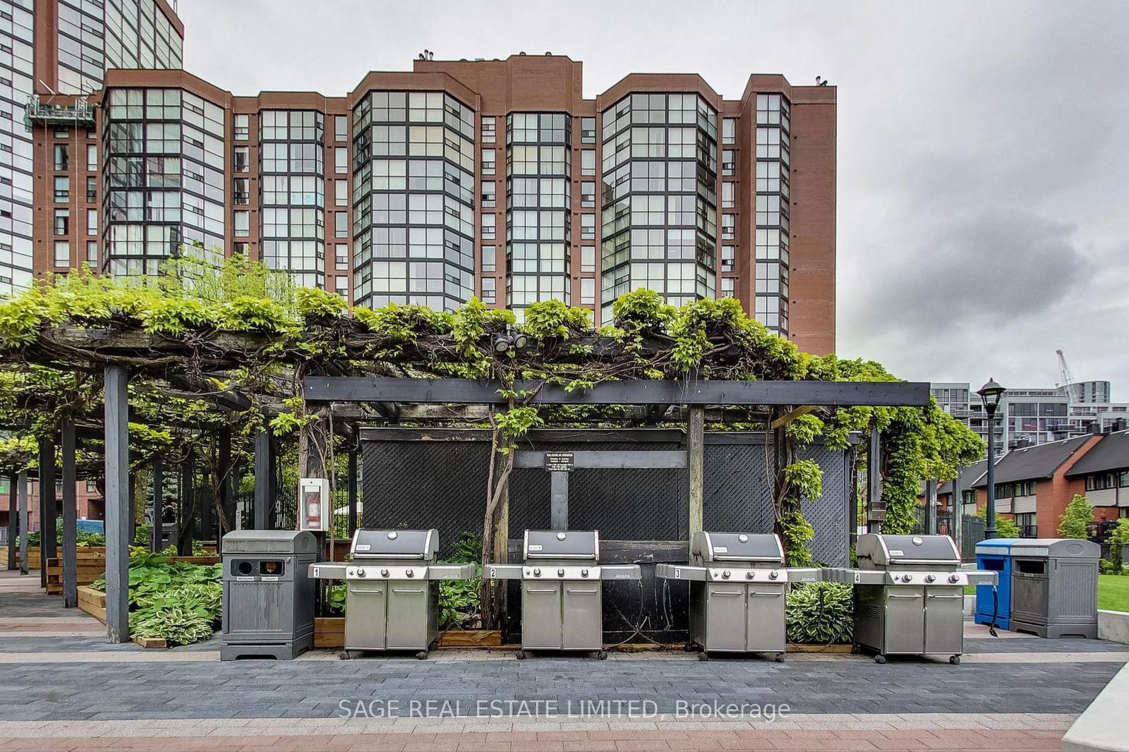 The Summit Condos, Downtown, Toronto