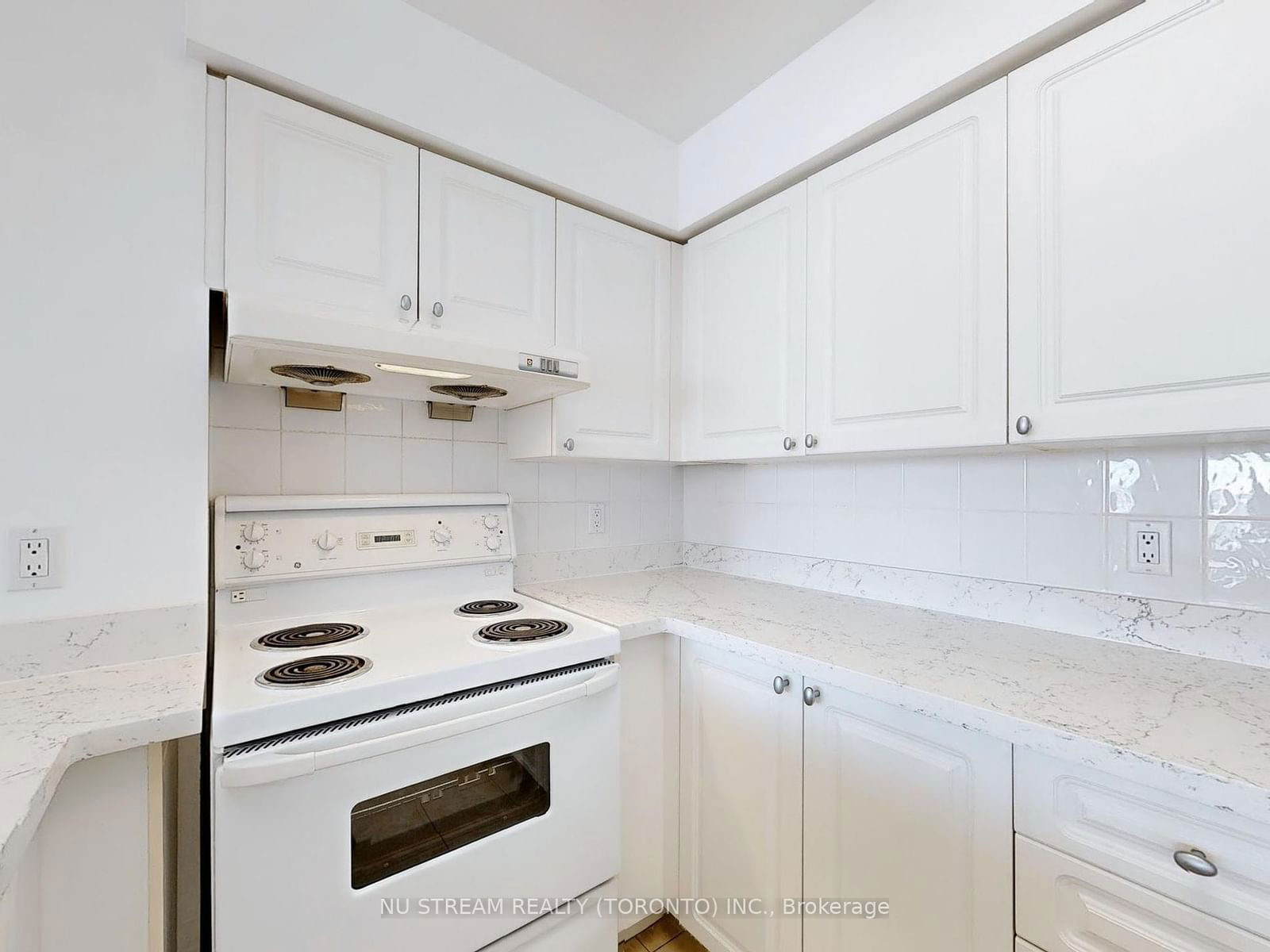 33 Empress Ave, unit 2001 for rent