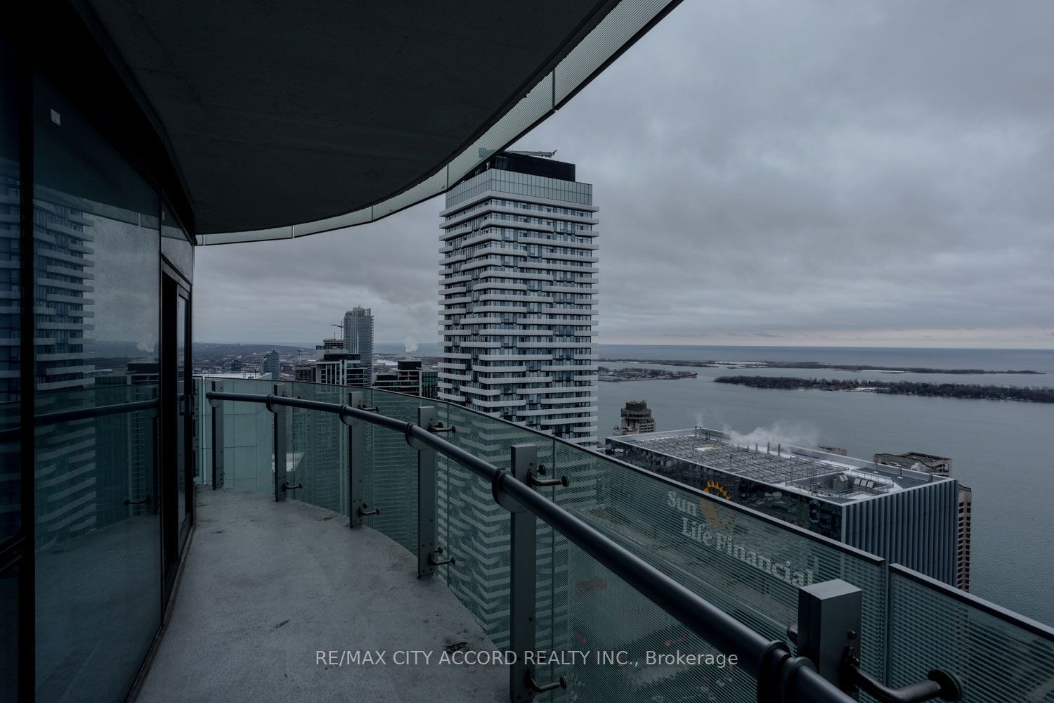 14 York St, unit 5603 for rent