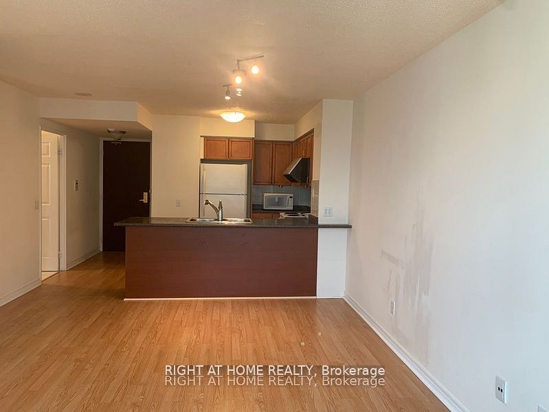 18 Parkview Ave, unit 1903 for rent