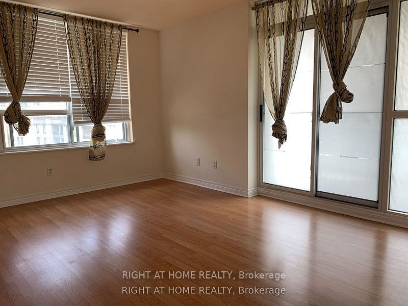 18 Parkview Ave, unit 1903 for rent