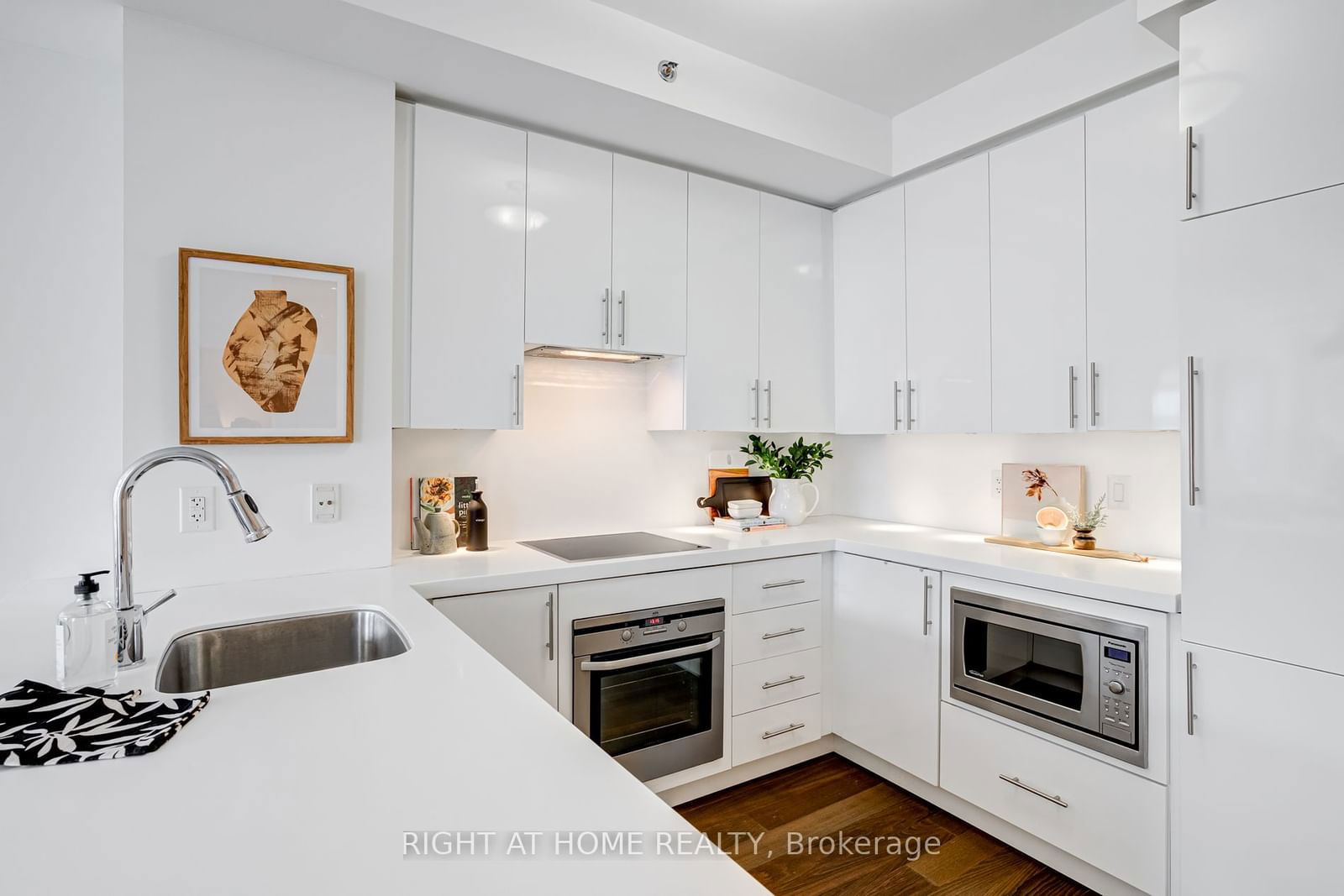 156 Portland St, unit 413 for sale