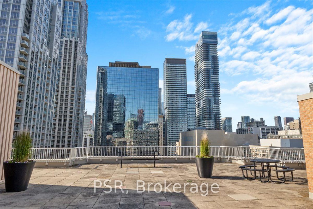 44 Gerrard St W, unit PH1 for sale