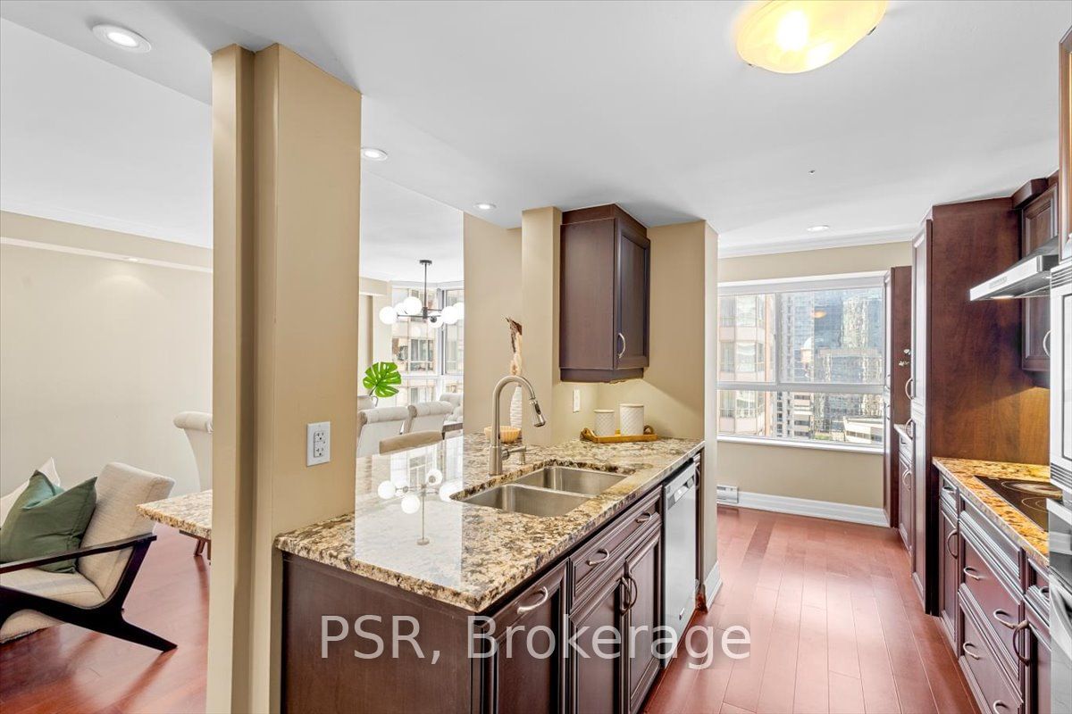 44 Gerrard St W, unit PH1 for sale