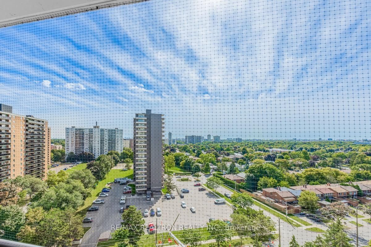 1121 Steeles Ave W, unit 1412 for sale