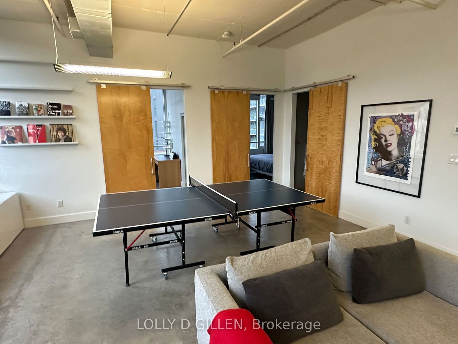 477 Richmond St W, unit 409 for rent