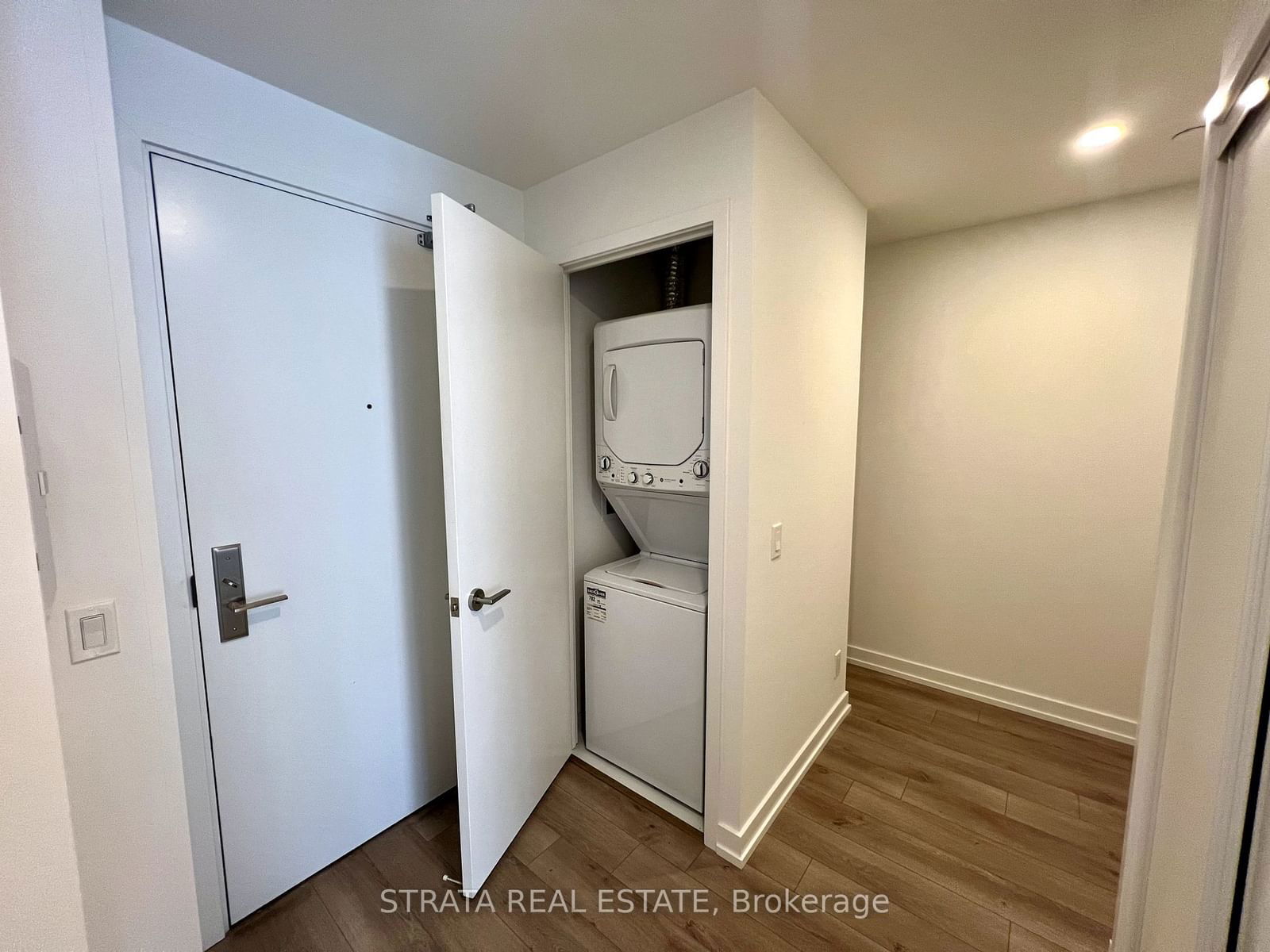 33 Helendale Ave, unit 1507 for rent