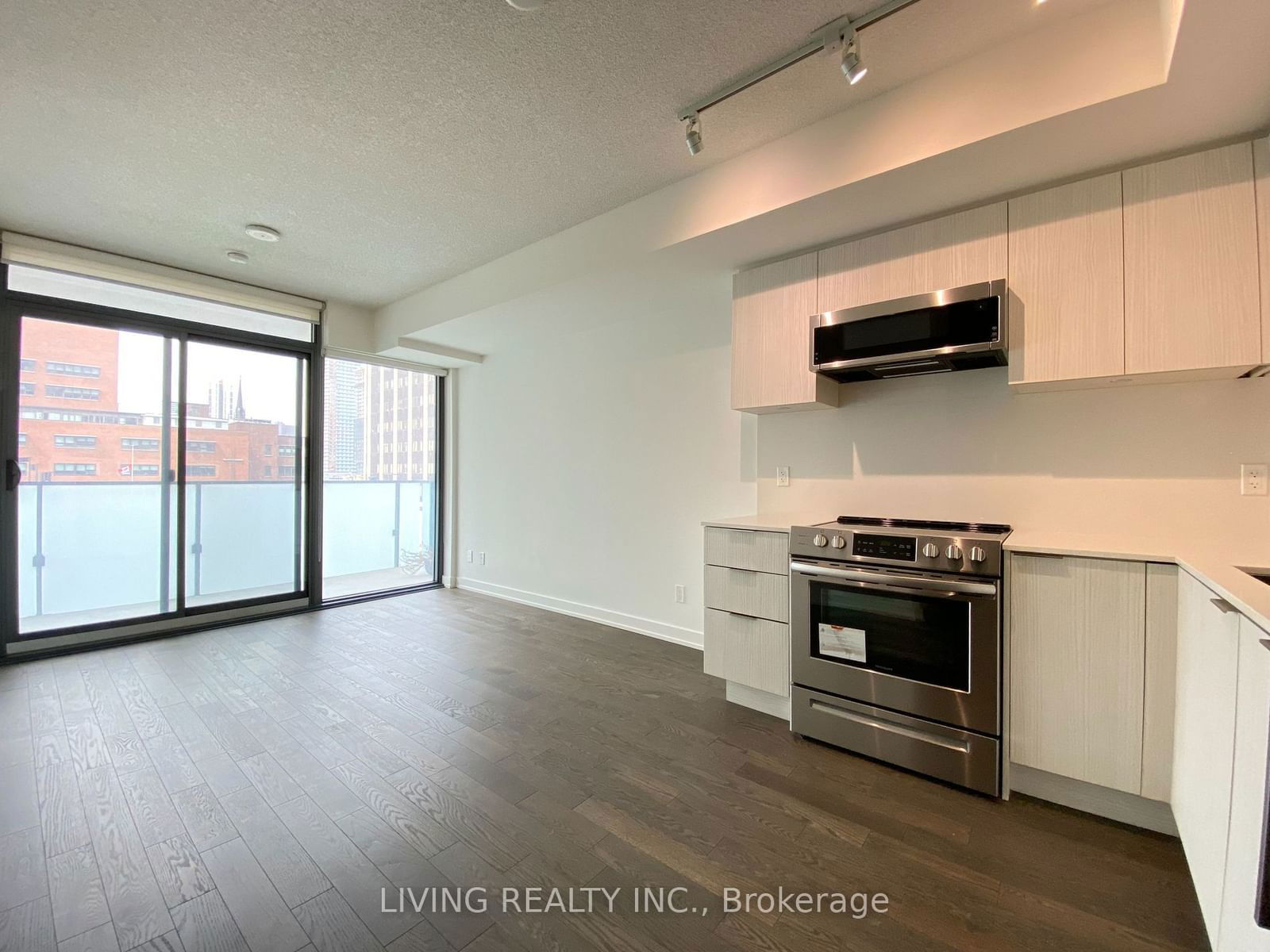 25 Richmond St E, unit 716 for rent