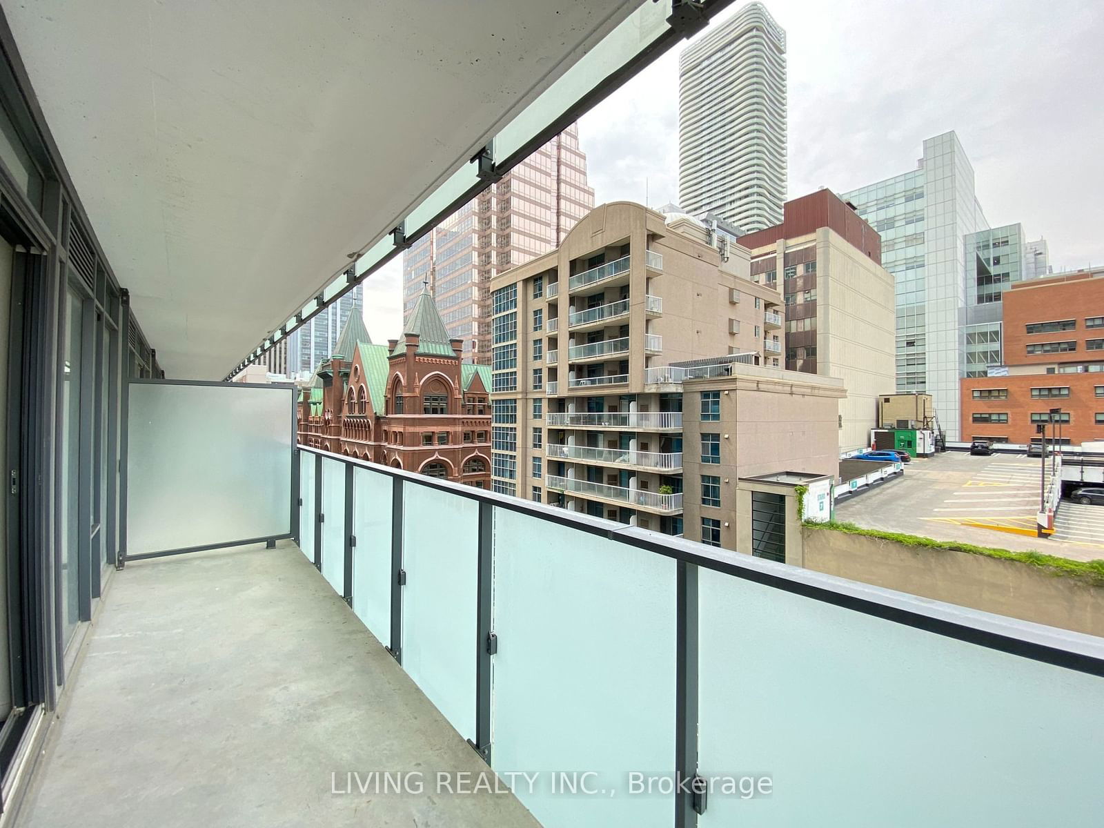 25 Richmond St E, unit 716 for rent