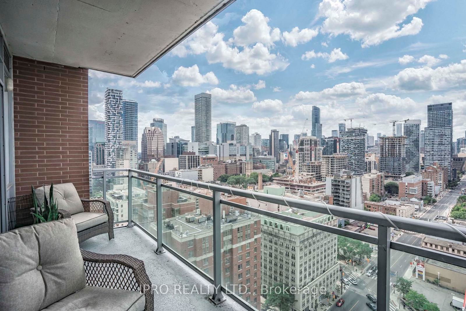 112 George St, unit 2102 for sale