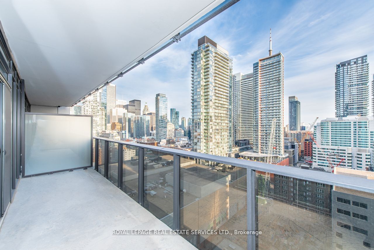 330 Richmond St W, unit 2116 for sale