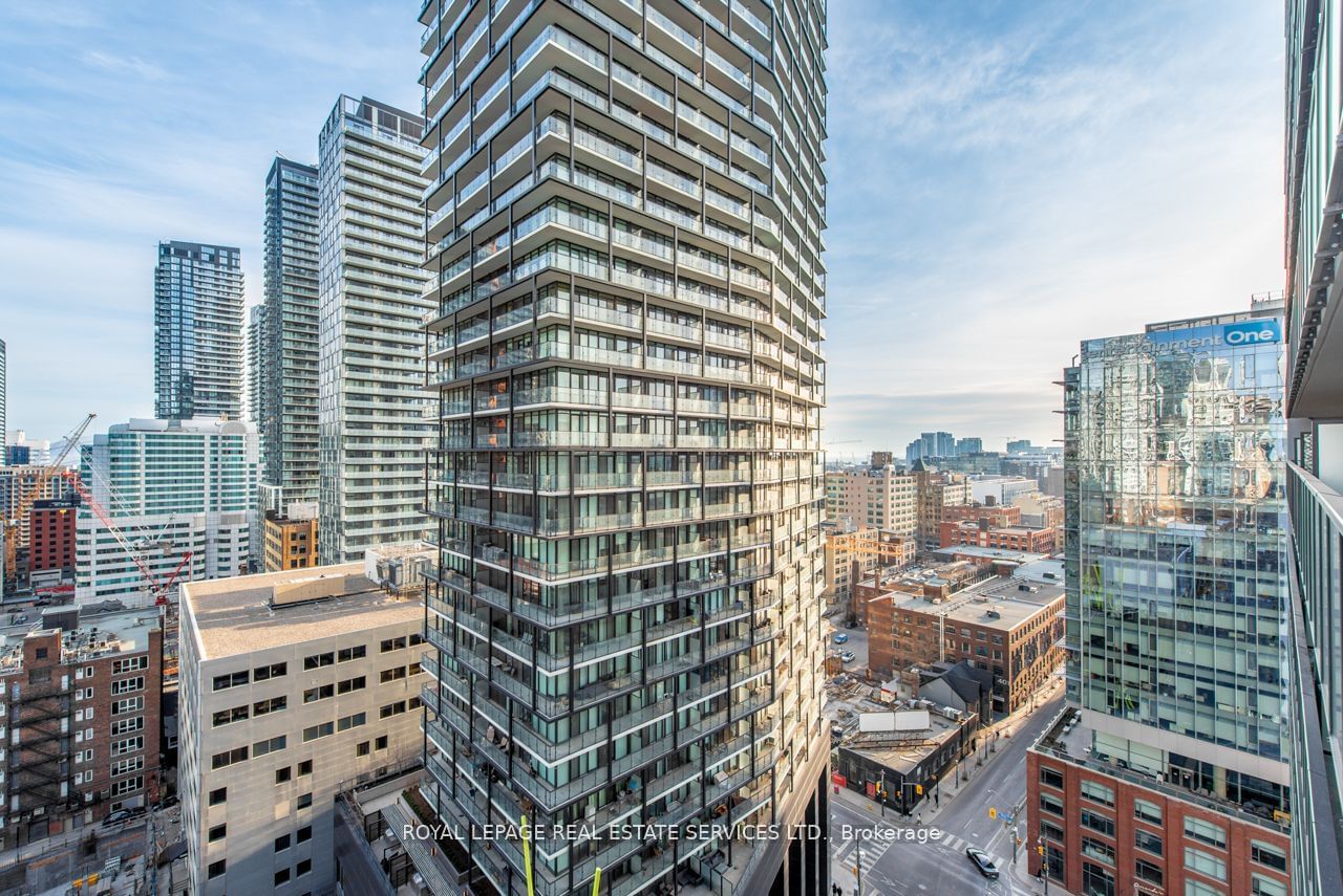 330 Richmond St W, unit 2116 for sale