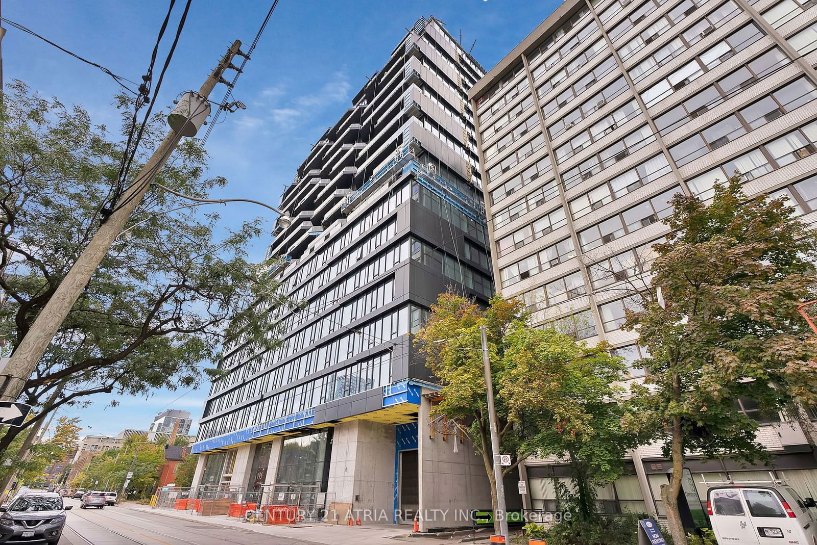 195 McCaul St, unit 515 for rent