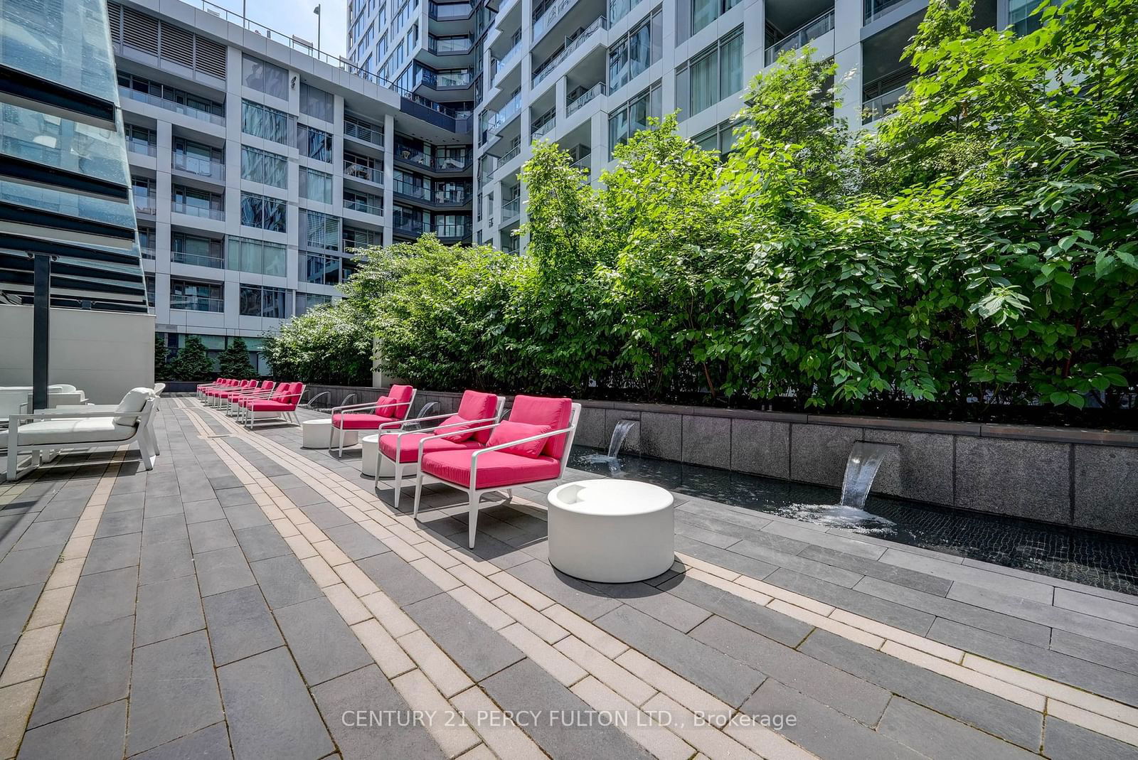 27 Bathurst St, unit 412W for rent