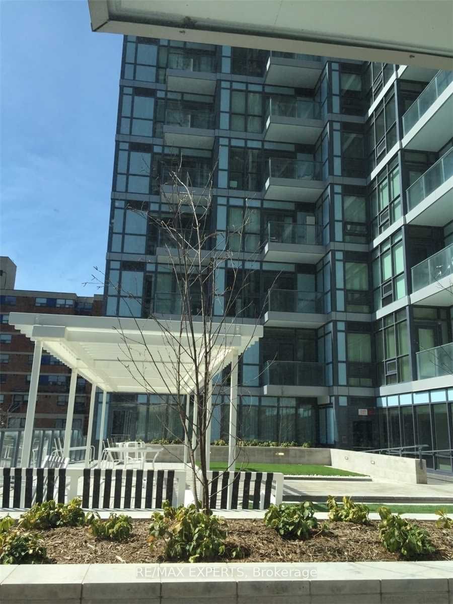 210 Simcoe St, unit 502 for rent