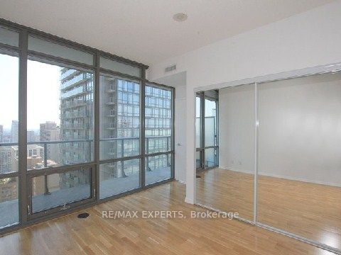 832 Bay St, unit 3208 for rent