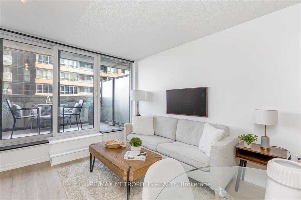 36 Lisgar St, unit 906E for sale