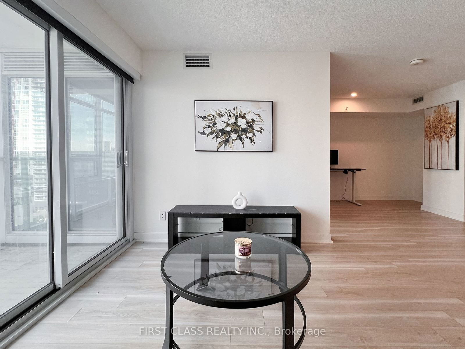 19 Bathurst St, unit 1510 for sale