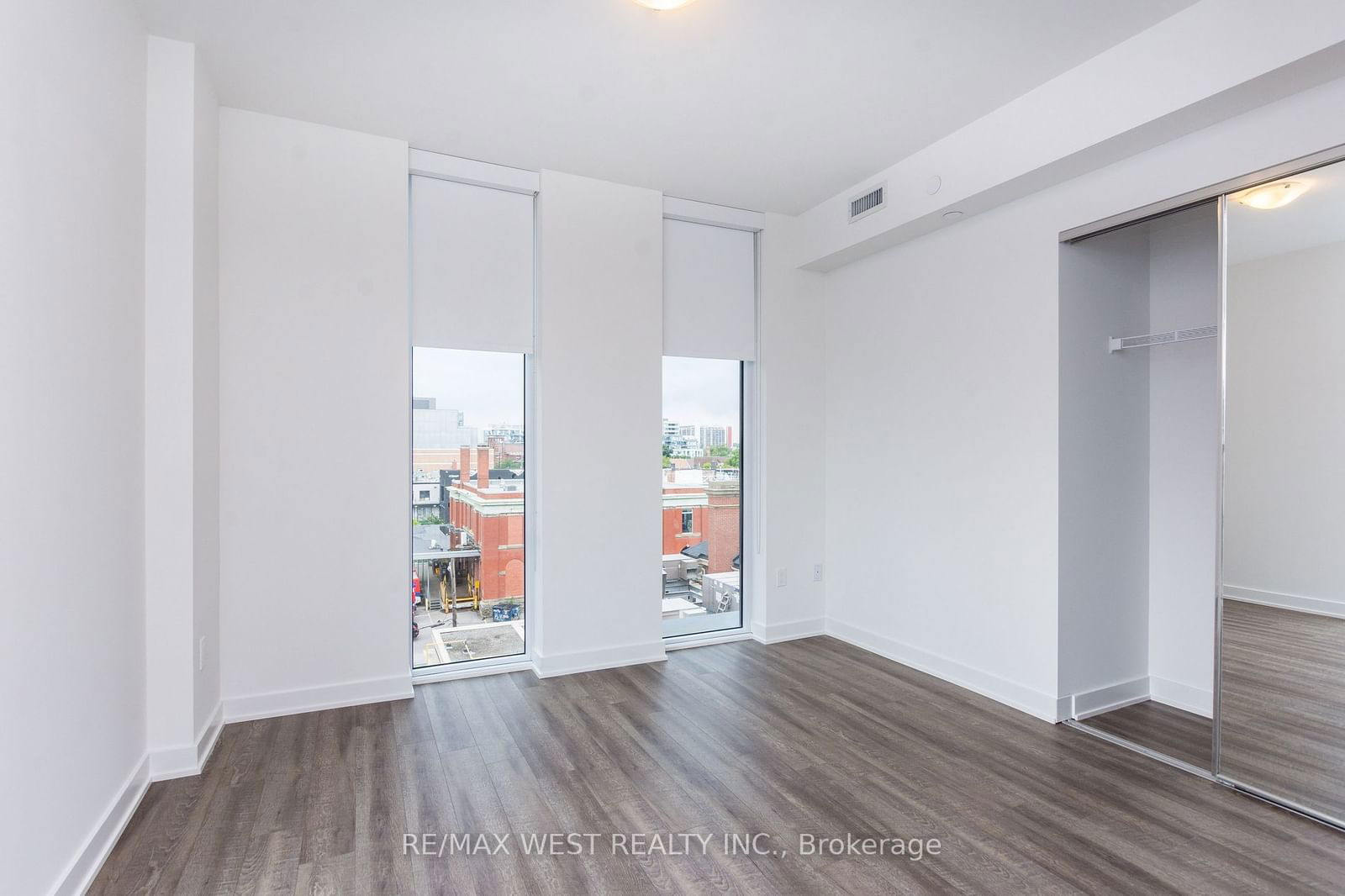 106 Dovercourt Rd, unit 504 for rent