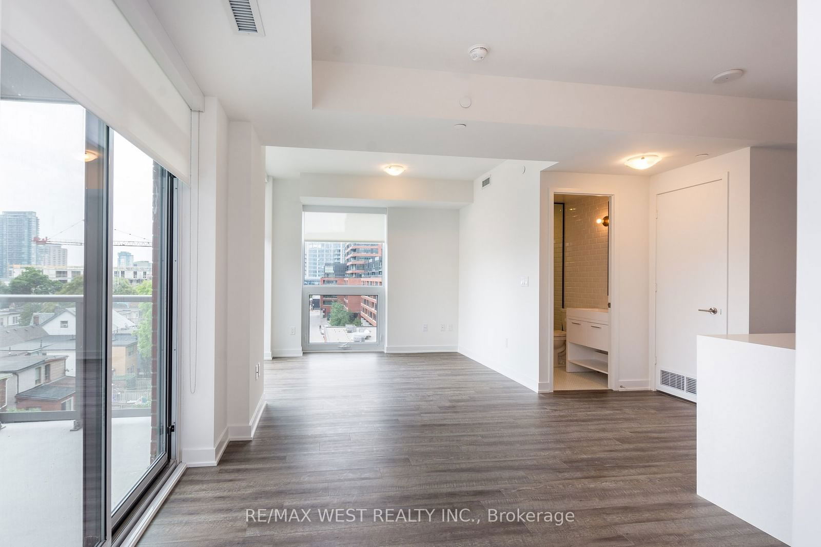 106 Dovercourt Rd, unit 504 for rent