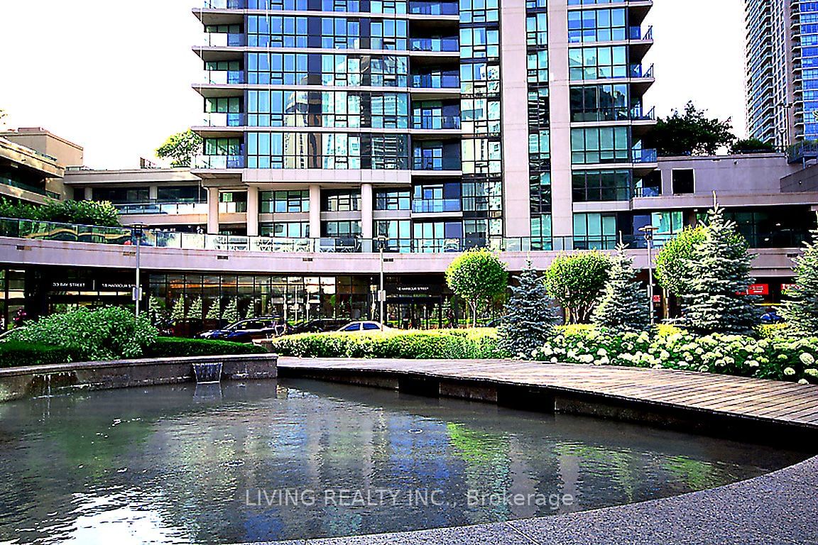 33 Bay St, unit 2811 for rent