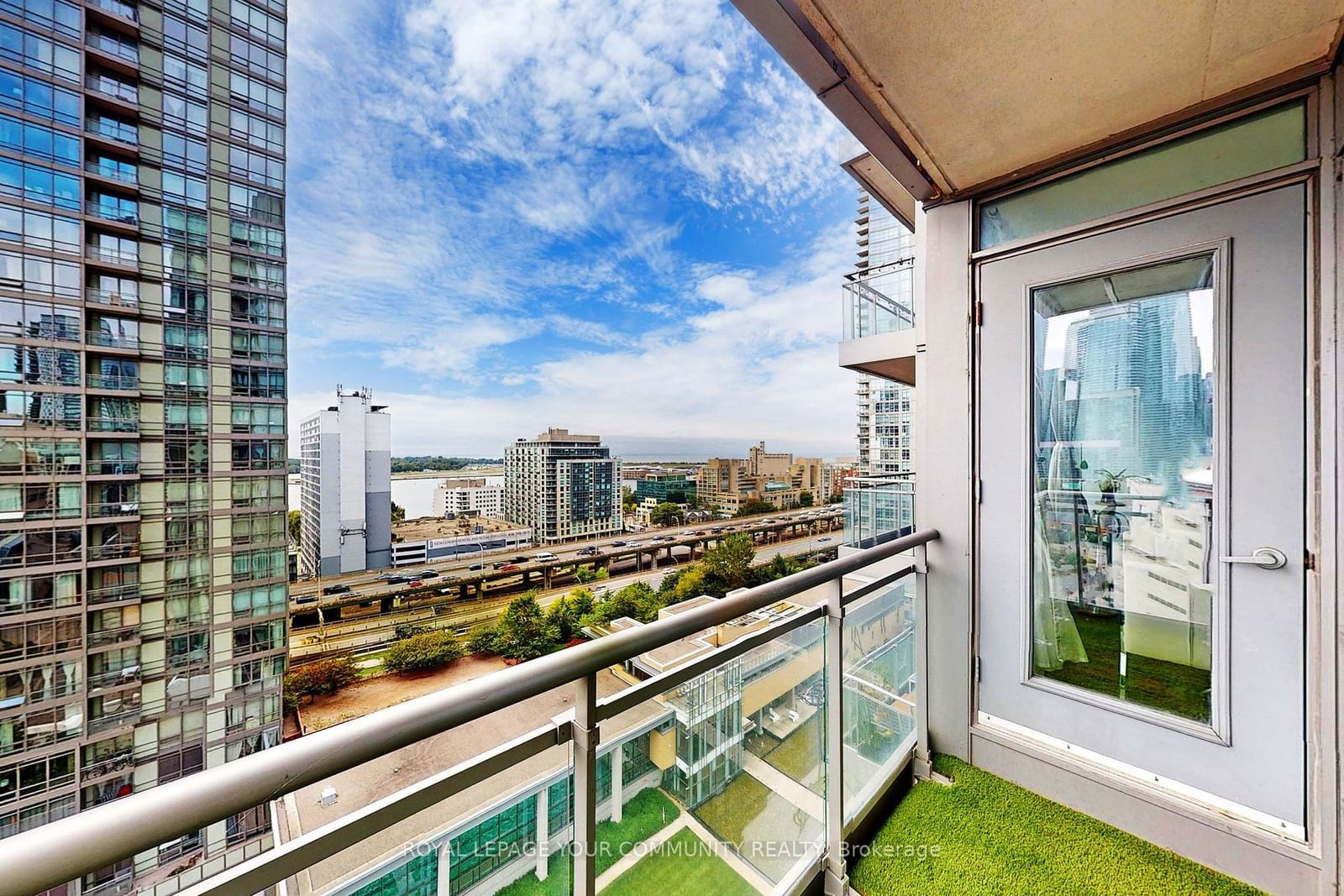 3 Navy Wharf Crt, unit 1710 for rent