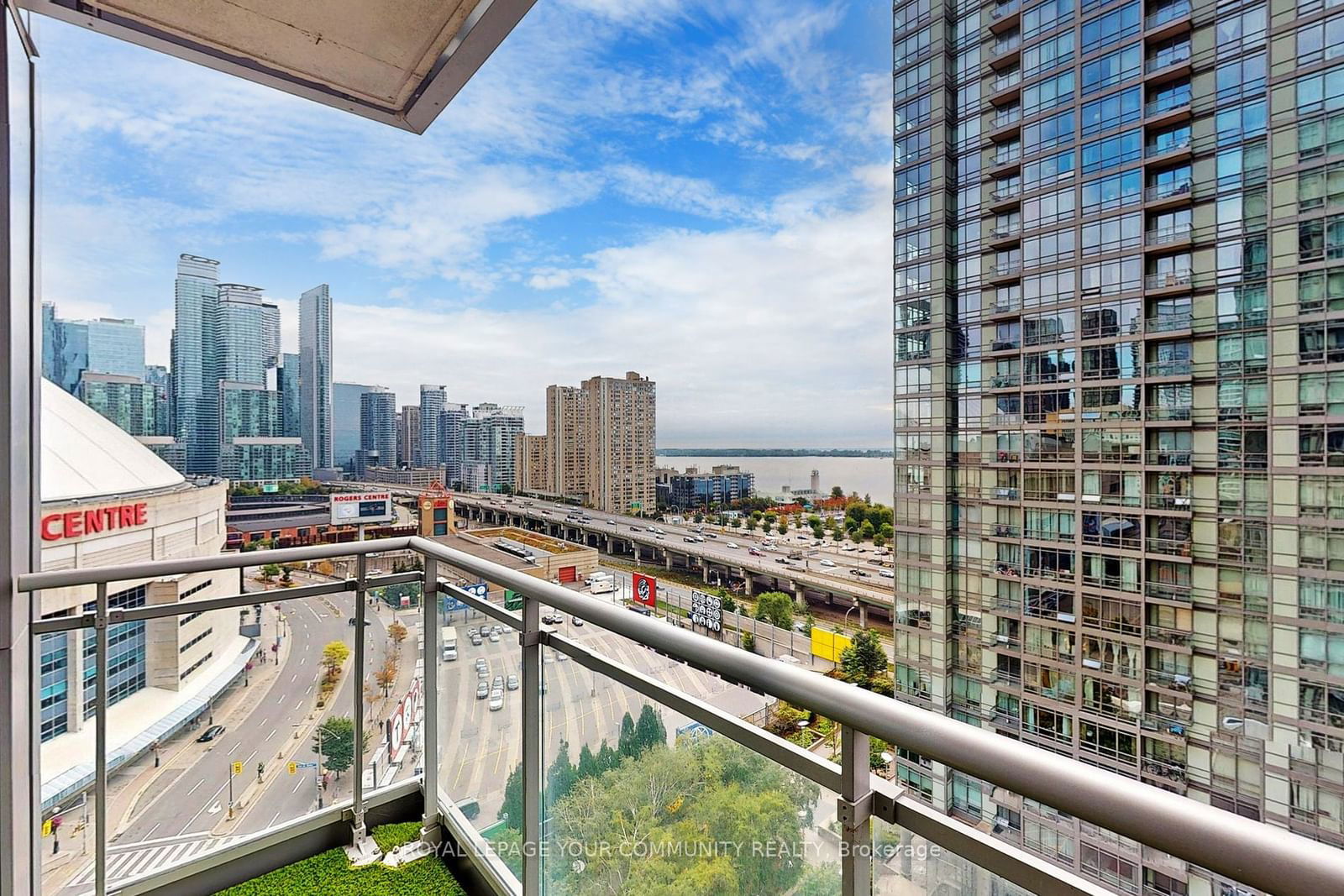 3 Navy Wharf Crt, unit 1710 for rent