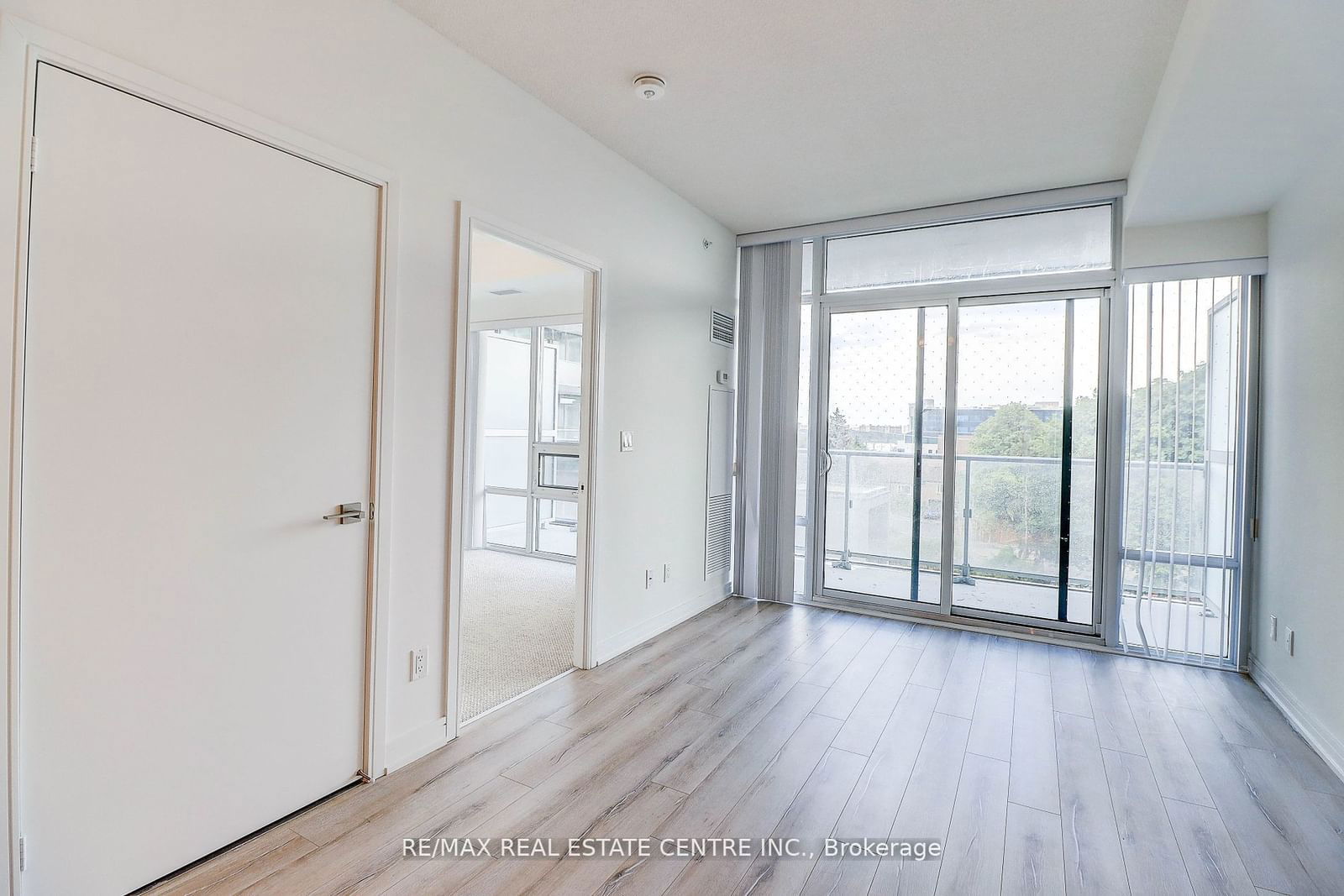 621 Sheppard Ave E, unit 501 for rent