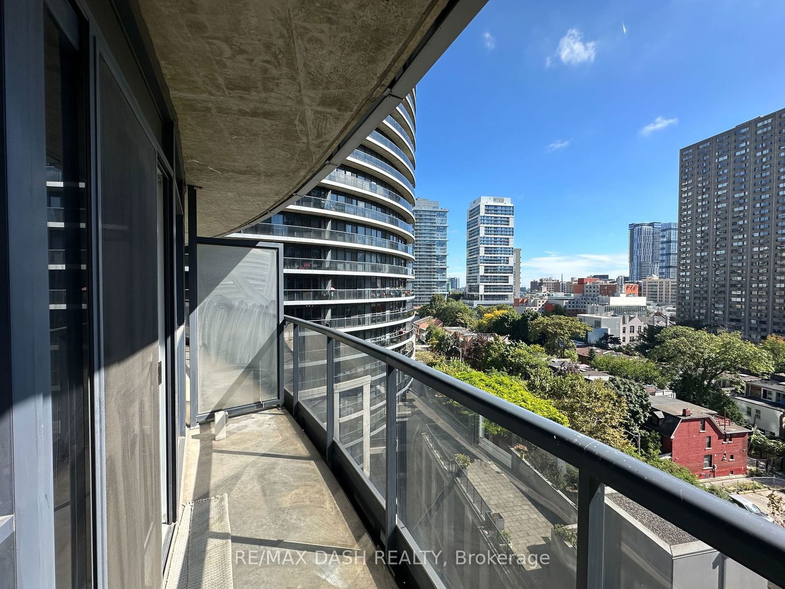 21 Carlton St, unit 1008 for rent