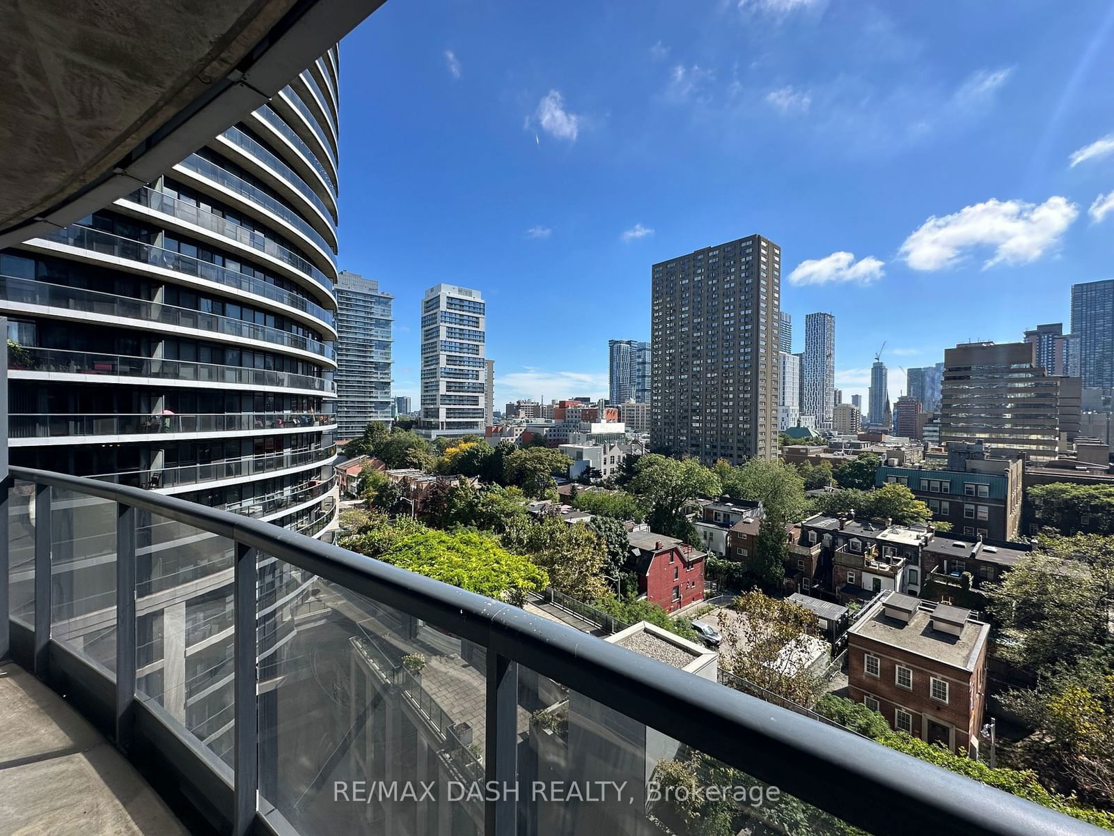 21 Carlton St, unit 1008 for rent