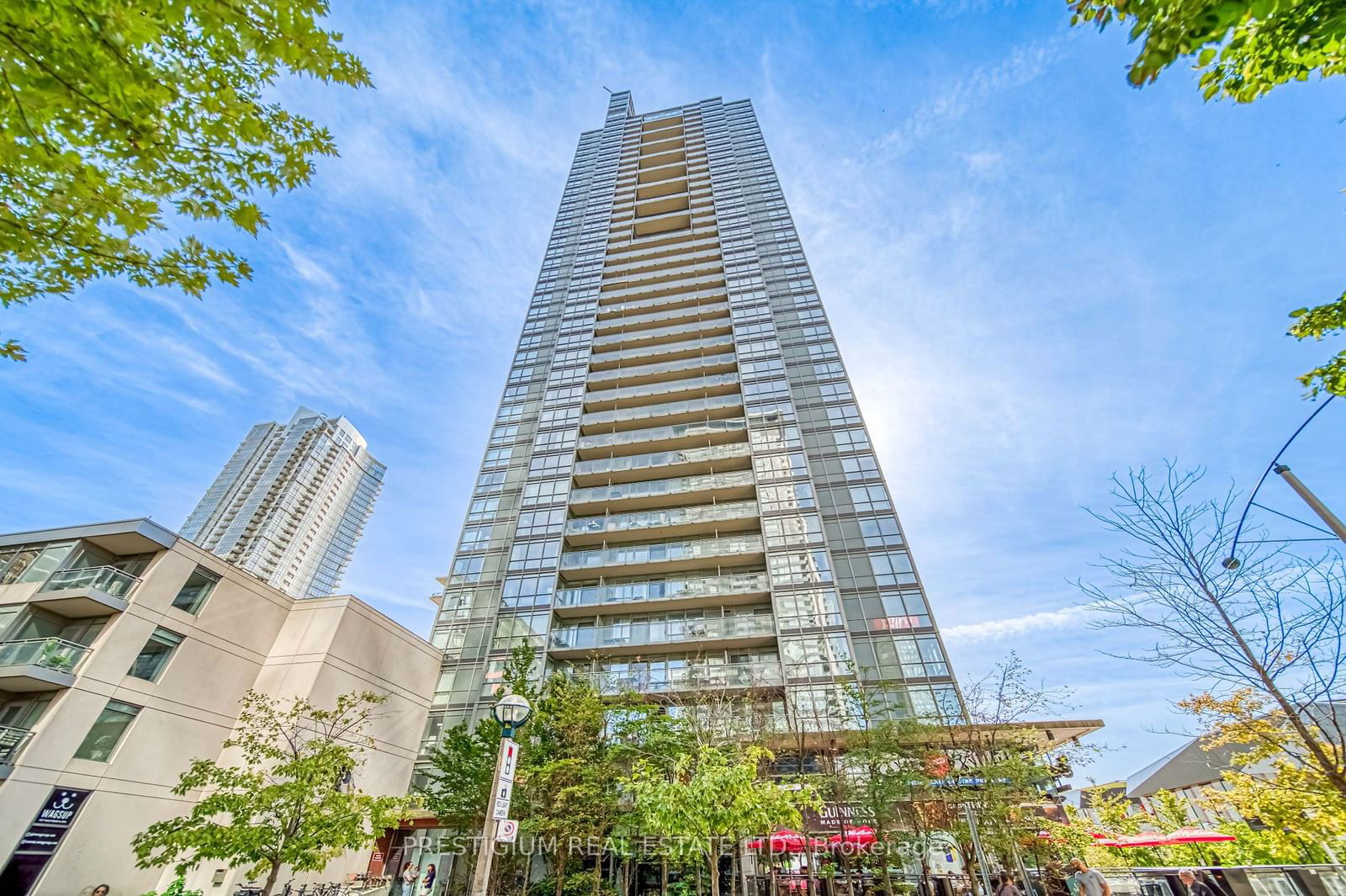 15 Fort York Blvd, unit 3701 for rent